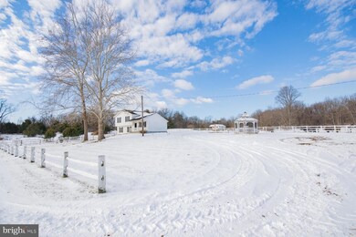989 Cedar Ln, Shepherdstown, WV 25443 - photo 4