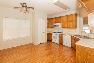 11214 Middleburgh Dr, Tomball, TX 77377 - photo 5