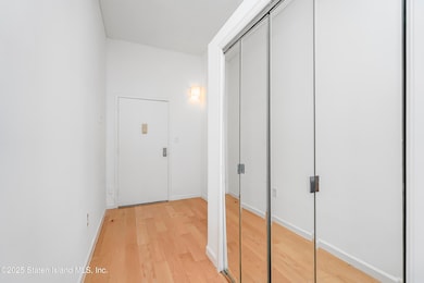 Bay Street Landing unit 5A, Staten Island, NY 10301 - photo 2