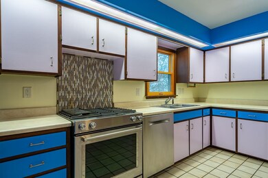 2047 Markert Blvd SE, Cedar Rapids, IA 52403 - photo 2