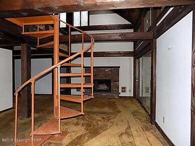 1112 Mountain Springs Dr, Reeders, PA 18352 - photo 4