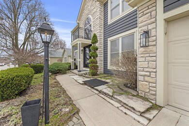 3_front walkway