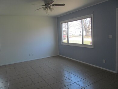 121 Saint Christopher Ln, Columbus, OH 43213 - photo 4