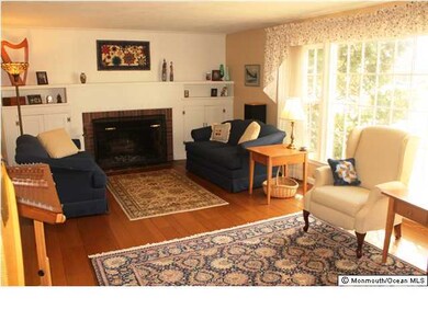 25 Laurelwood Dr, Little Silver, NJ 07739 - photo 2