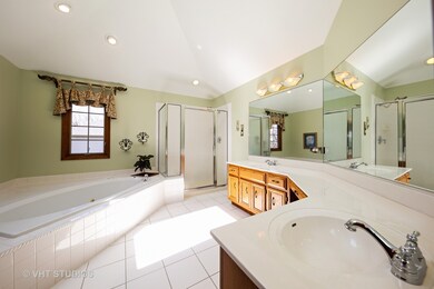 23741 Deer Chase Ln, Naperville, IL 60564 - photo 2