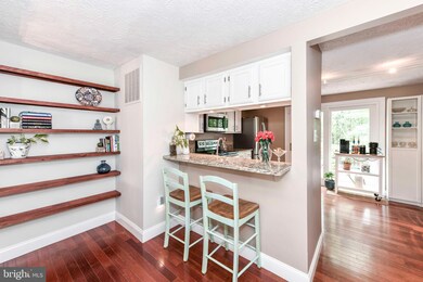 1661 Fieldthorn Dr, Reston, VA 20194 - photo 7