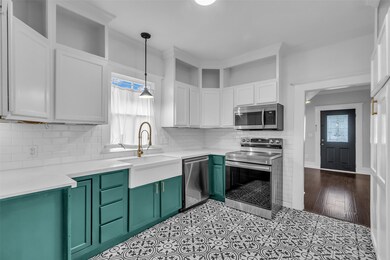 310 W Sidnor St, Alvin, TX 77511 - photo 5