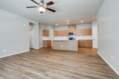 139 Park Place Cir unit B, Waller, TX 77484 - photo 7