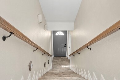 5010 Creekmont Dr, Houston, TX 77091 - photo 3