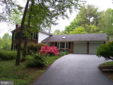 12211 Folkstone Dr, Herndon, VA 20171 - photo 4