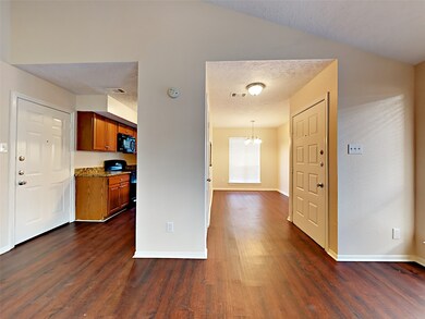 7822 Gatehouse Dr, Houston, TX 77040 - photo 6