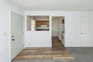 914 Lewis Ave, Des Moines, IA 50315 - photo 6