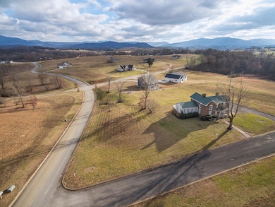 77 Links View Dr, Greeneville, TN 37743 - photo 3