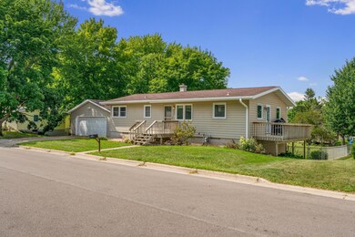 908 Spruce Dr, La Crescent, MN 55947 - photo 4