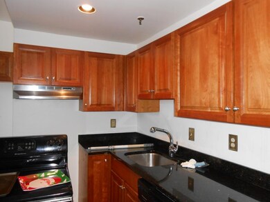 335 Spruce St unit 1R, Manchester, NH 03103 - photo 2