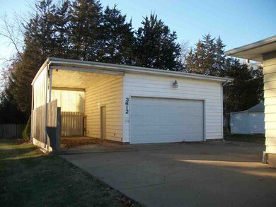 3612 Kelling St, Davenport, IA 52806 - photo 3