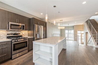 1012 2nd St SE, Cedar Rapids, IA 52401 - photo 7