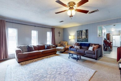 906 Japonica Dr, Wake Village, TX 75501 - photo 6