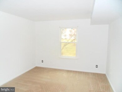 5 Pickering Ct unit 101, Germantown, MD 20874 - photo 4