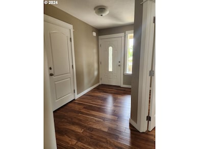 2939 NW 2nd St, McMinnville, OR 97128 - photo 2