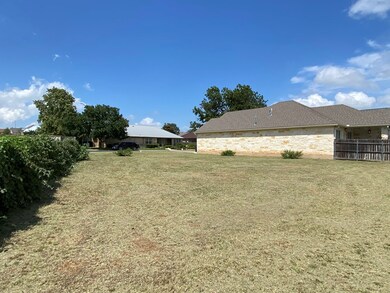 1703 Cherrywood Dr unit 18, Fredericksburg, TX 78624 - photo 4