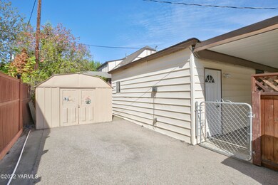 2402 Summitview Ave, Yakima, WA 98902 - photo 4