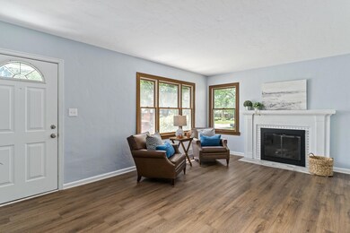 130 E Weisheimer Rd, Columbus, OH 43214 - photo 5