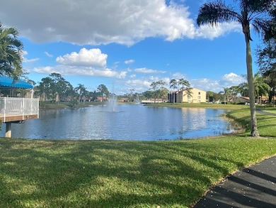 536 Shady Pine Way unit C2, Greenacres, FL 33415 - photo 3