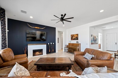 06-Living Area