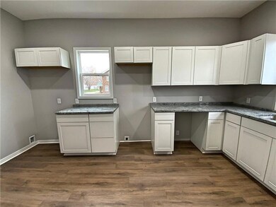 503 S 5th Ave W, Newton, IA 50208 - photo 5