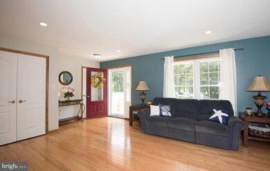 220 Constitution Ave, Wind Gap, PA 18091 - photo 5