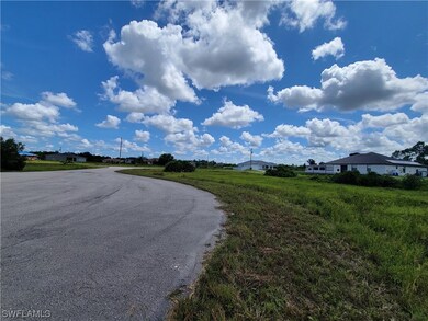 510 Kimberly Ct, Lehigh Acres, FL 33974 - photo 3