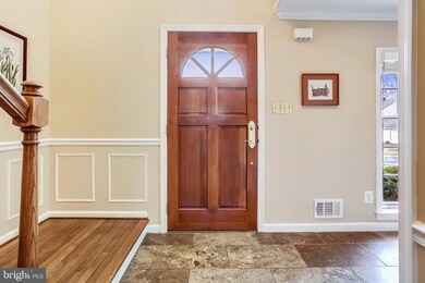 12436 Goldfinch Ct, Potomac, MD 20854 - photo 4