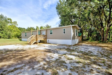 439 Highlands Lake Dr, Lake Placid, FL 33852 - photo 2