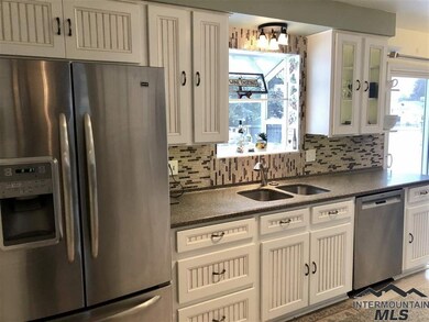 2653 Brentwood Ave, Burley, ID 83318 - photo 4