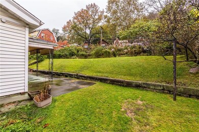 SO MUCH POTENTIAL IN THIS DOUBLE SIZED LOT...ROOM 