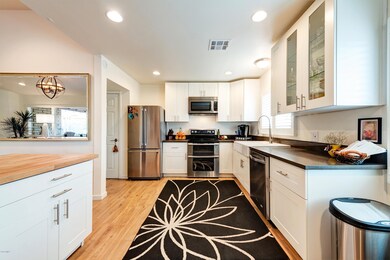 011_Kitchen