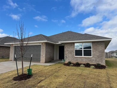 912 Hazy Brook Cir, Chickasha, OK 73018 - photo 2