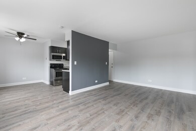 6826 N Ridge Blvd unit 404, Chicago, IL 60645 - photo 3