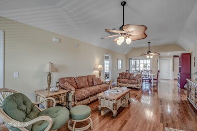 328 45th Ave N 001