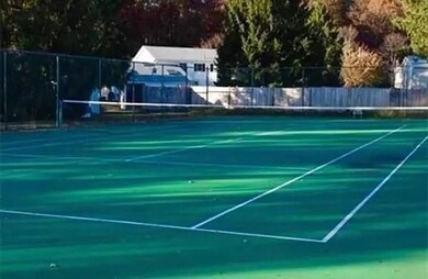 6 Hallmark Gardens unit 9, Burlington, MA 01803 - photo 4