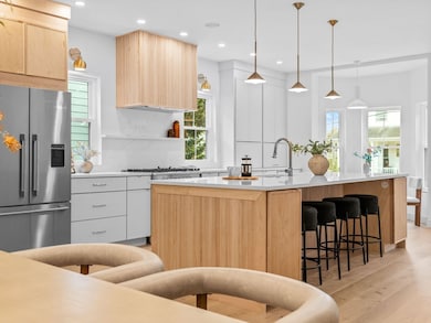 25 Avon St, Somerville, MA 02143 - photo 4