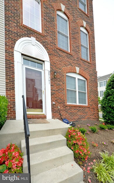 25361 Shipley Terrace, Chantilly, VA 20152 - photo 4