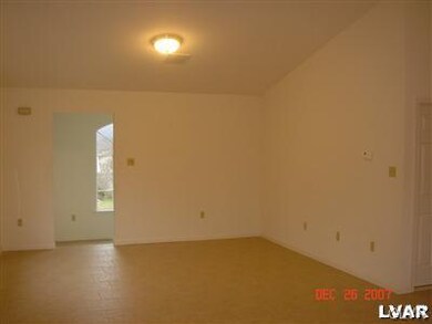 1011 S Lumber St unit 2, Allentown, PA 18103 - photo 3