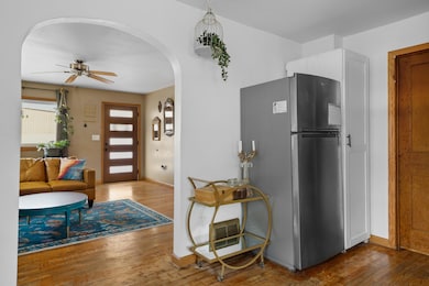 Kitchen:Living room