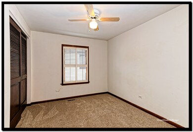 1500 Apache Dr, Naperville, IL 60563 - photo 2