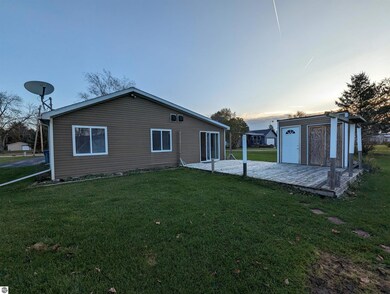 403 W Michigan Ave, Au Gres, MI 48703 - photo 7