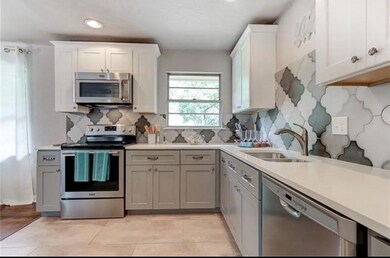 628 Willow St, Hurst, TX 76053 - photo 4