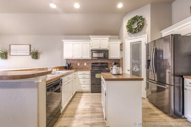 4063 S 214th East Ave, Broken Arrow, OK 74014 - photo 4