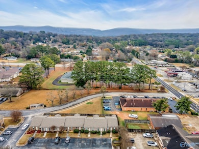 8134 Oldfield Rd SW unit 2A, Huntsville, AL 35802 - photo 5